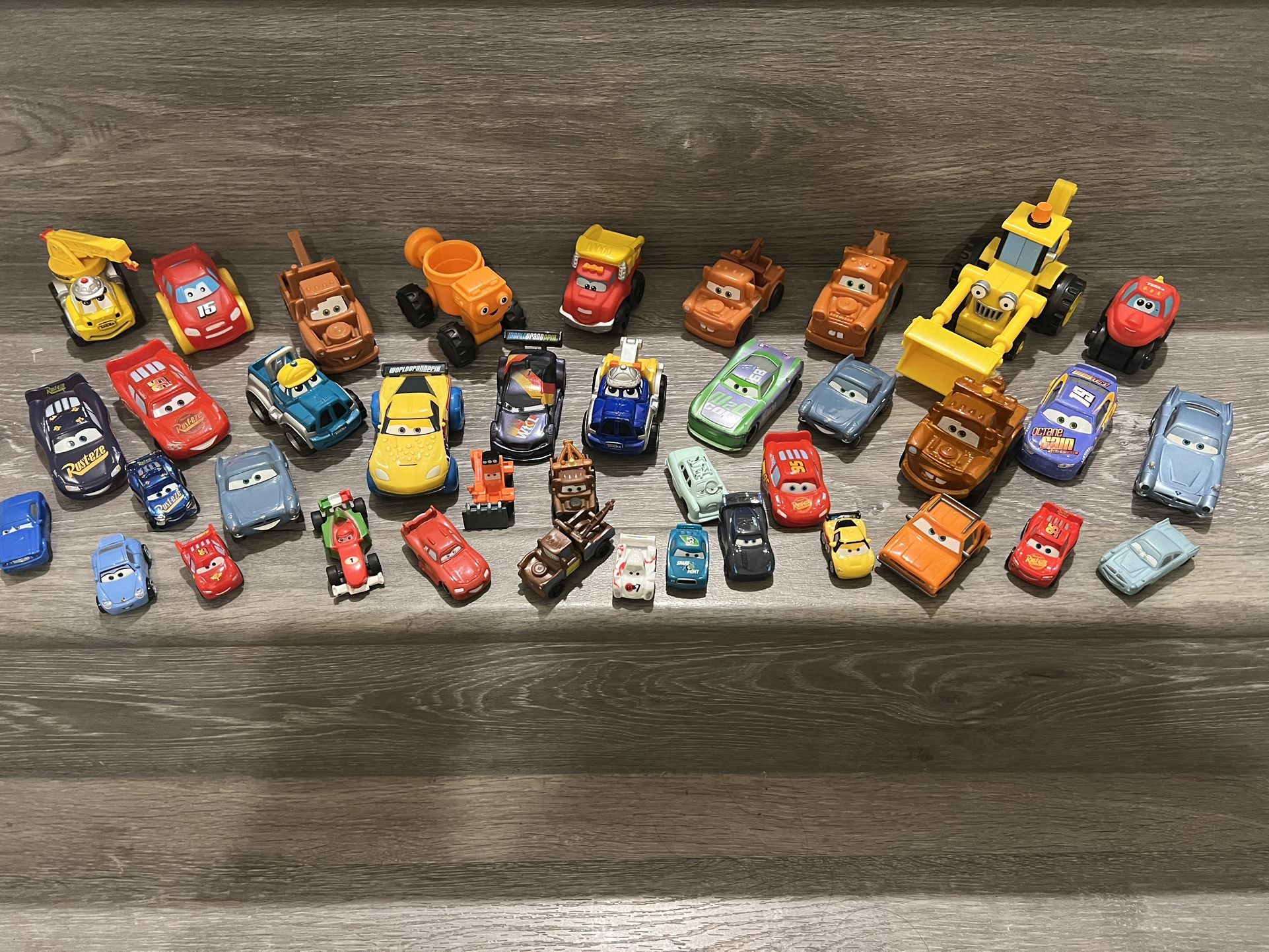 Disney Pixar Cars Bundel Lot Mater Mack Lightning McQueen