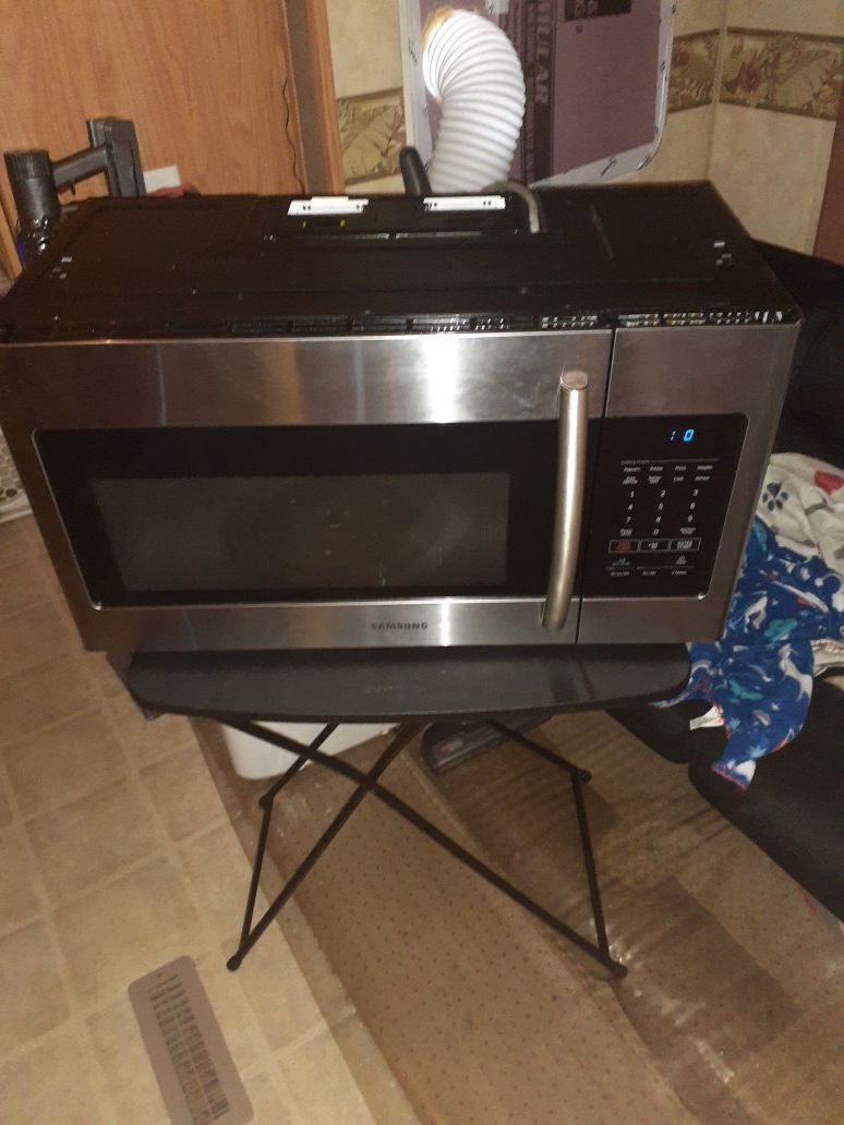 Samsung huge commercial microwave 125$ obo