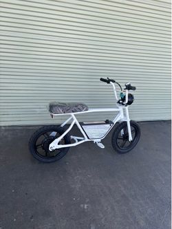 Droyd Blipper Mini Electric Bike - 250W for Teenagers 13+ / Safe Ride for Young Riders