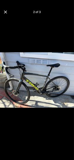 2021 trek domane al3 size 54/ M