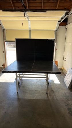 Ping pong table