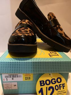 Women's Shoes Black Patent Leather with Faux Leopard Print Sophia Taylor Size 9