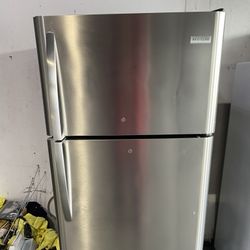 Frigidaire Refrigerator 29"width Stainless Steel 