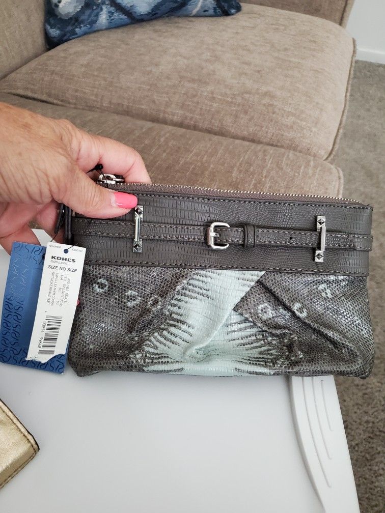 Ladies New Wristlet