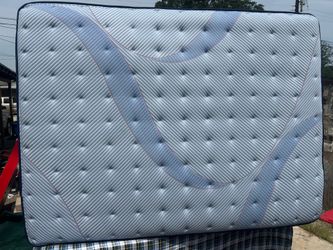 Sealy posturepedic plus mattress
