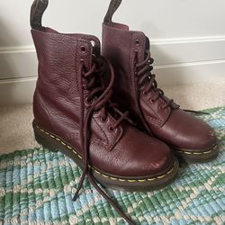 1460 Dr Martens boots