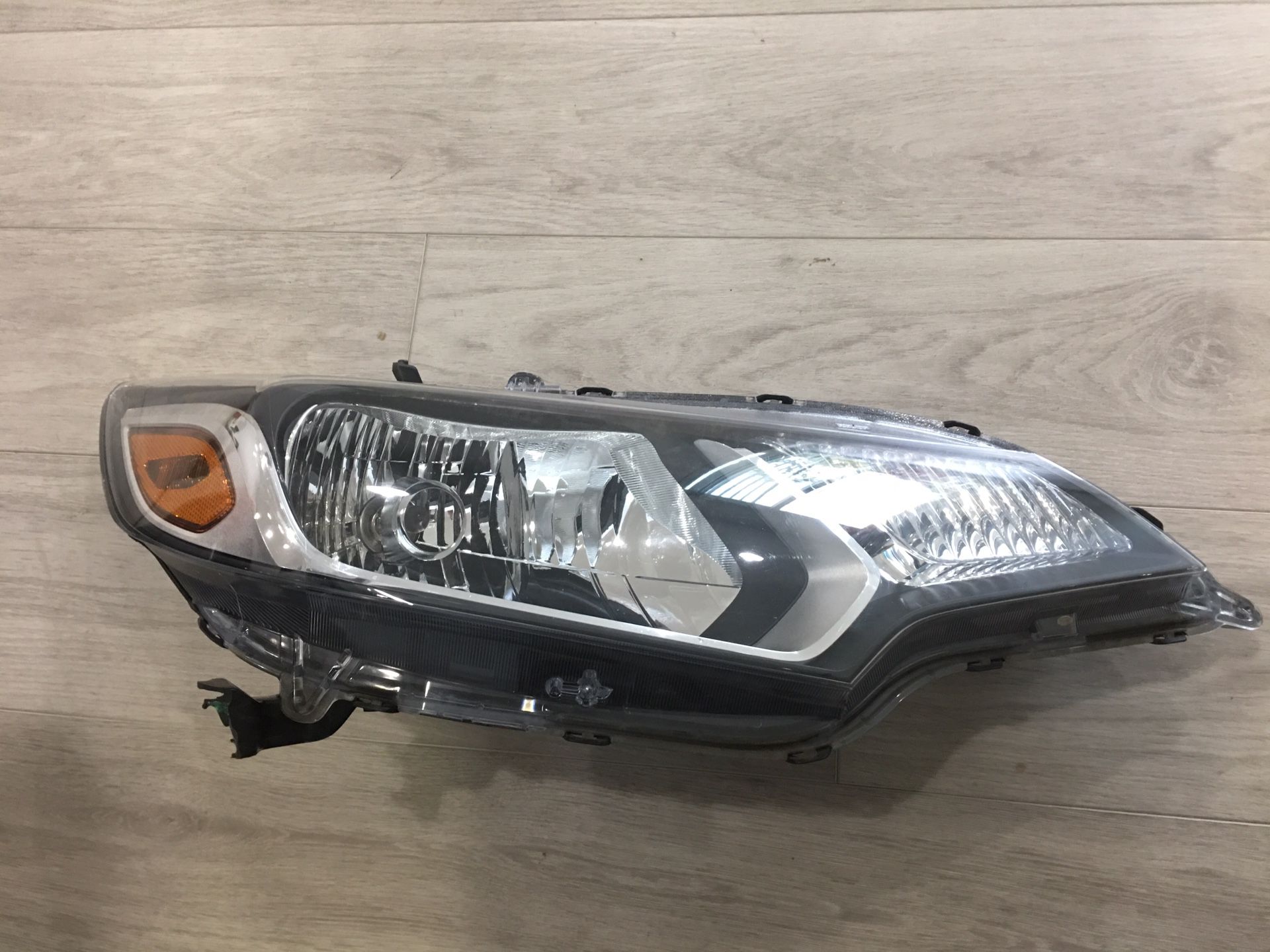 2015-2019 Honda Fit front right headlight OEM