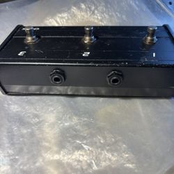 Crate 3 Position Foot Switch With 1/4 Inch Jacks 