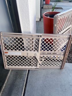 Plastic Baby or Pet Safety Gate