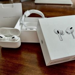 Apple AirPods Pro (1st Generation) with MagSafe Charging Case