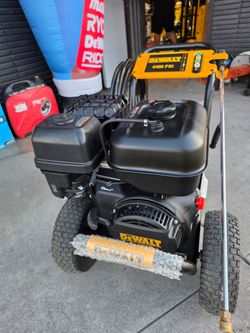 DEWALT GAS  4400 PSI PRESSURE WASHER HEAVY DUTY