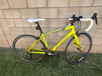 Specialized Dolce Elite women’s road bike. SIL54