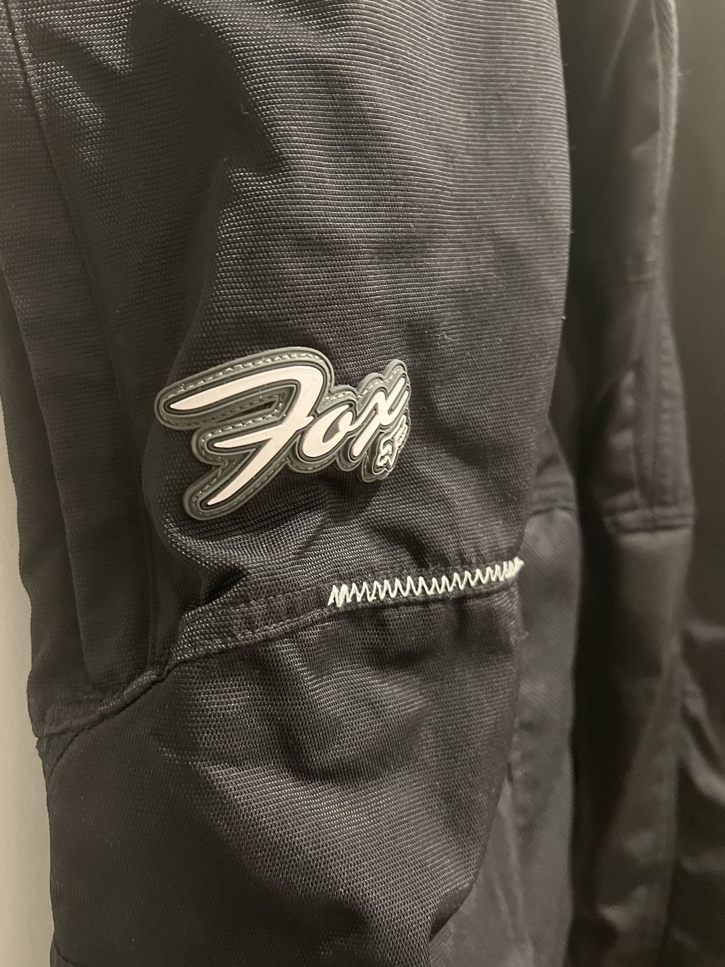 Ladies FOX Riding Suit (Pant/ Jacket Size 5/6)