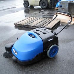 Clark BSM 28 Walk Behind Cordless Sweeper