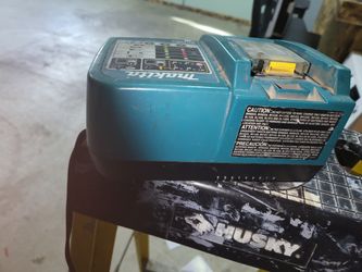Makita Charger 18 Volt 