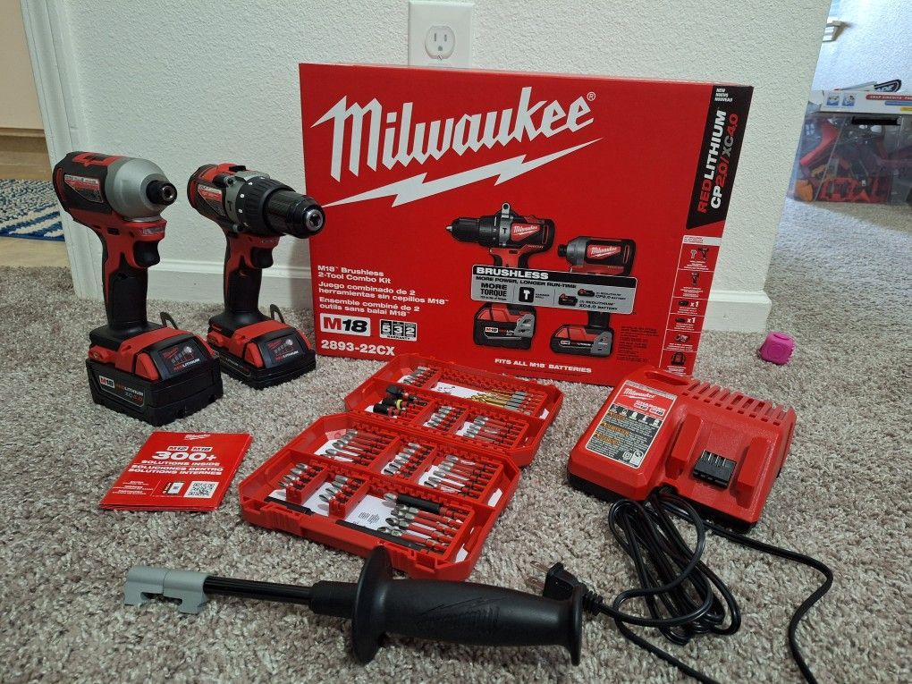 Milwaukee M18 Brushless 2-tool combo kit + Bit Set (60-Piece)