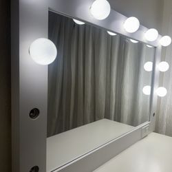 Make Up Vanity Top 