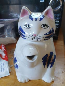 Cat  Pitcher good condition