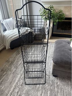 Basket organizer