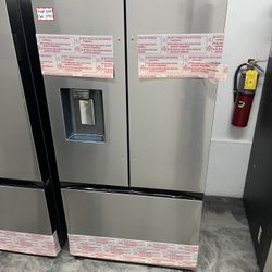 (Sale of the day) Samsung MEGA Capacity Refrigerator 32cu (brand new scratch/dent)