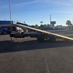 2026 MaxxD TDX 102x28 Full Tilt 15k Axles, 18 Ply Tires, Disc Brakes, Hydraulic Jacks - 25.9k GVWR 