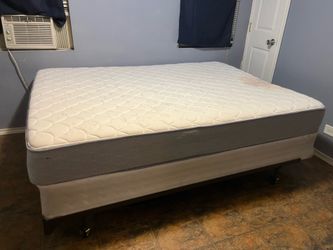 Serta bed and frame. Will need to come pick up.