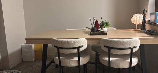 Dinning table and Teddy chairs set