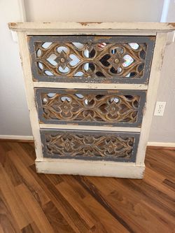ACCENT CHEST  MIRRORED