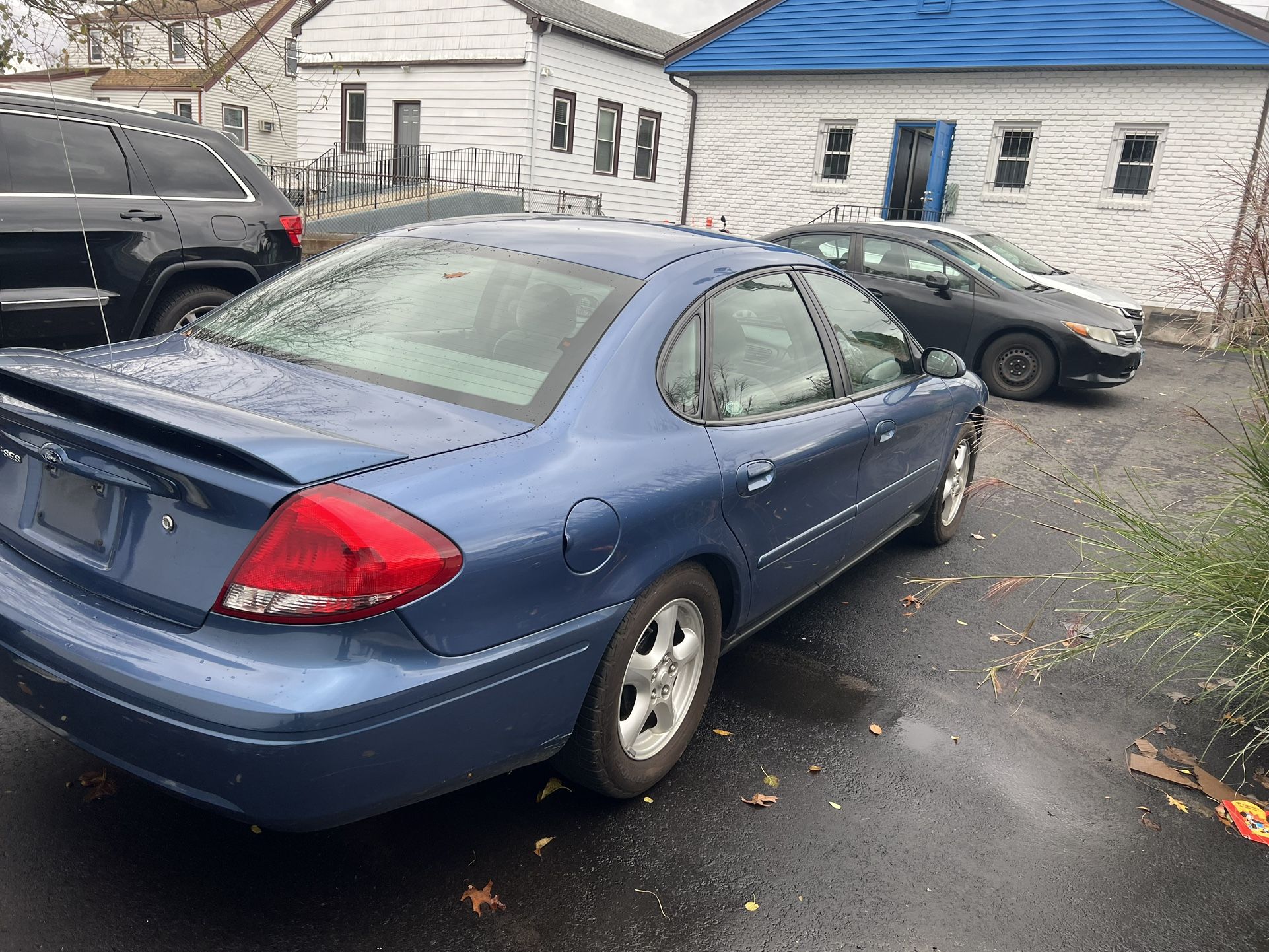 2004 Ford Taurus