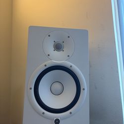 Pair of yamaha hs8