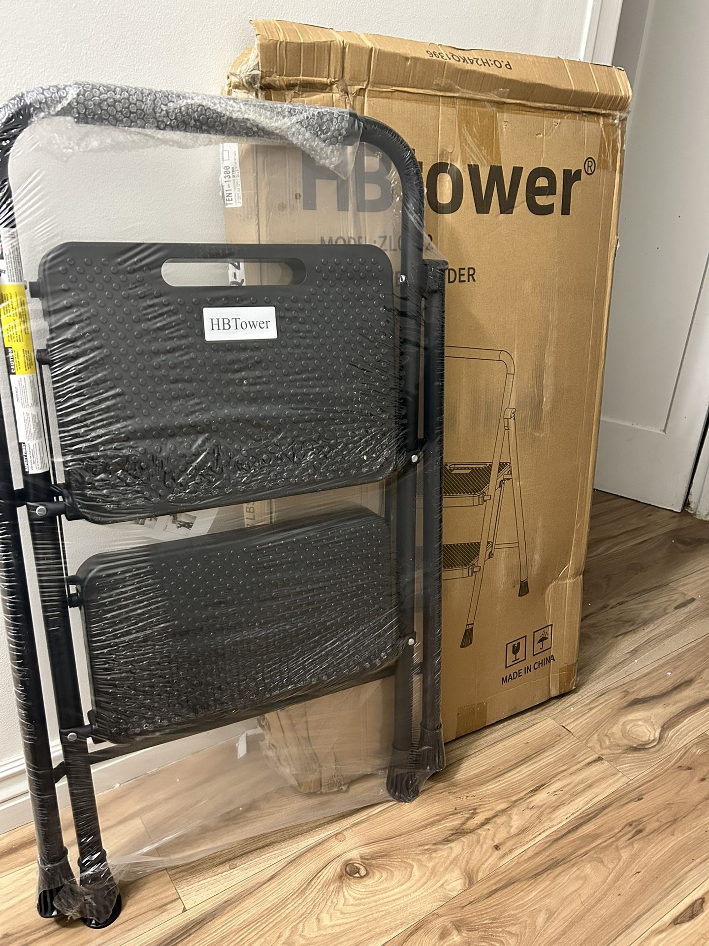 HBTower 2-Step Ladder – Brand New! 