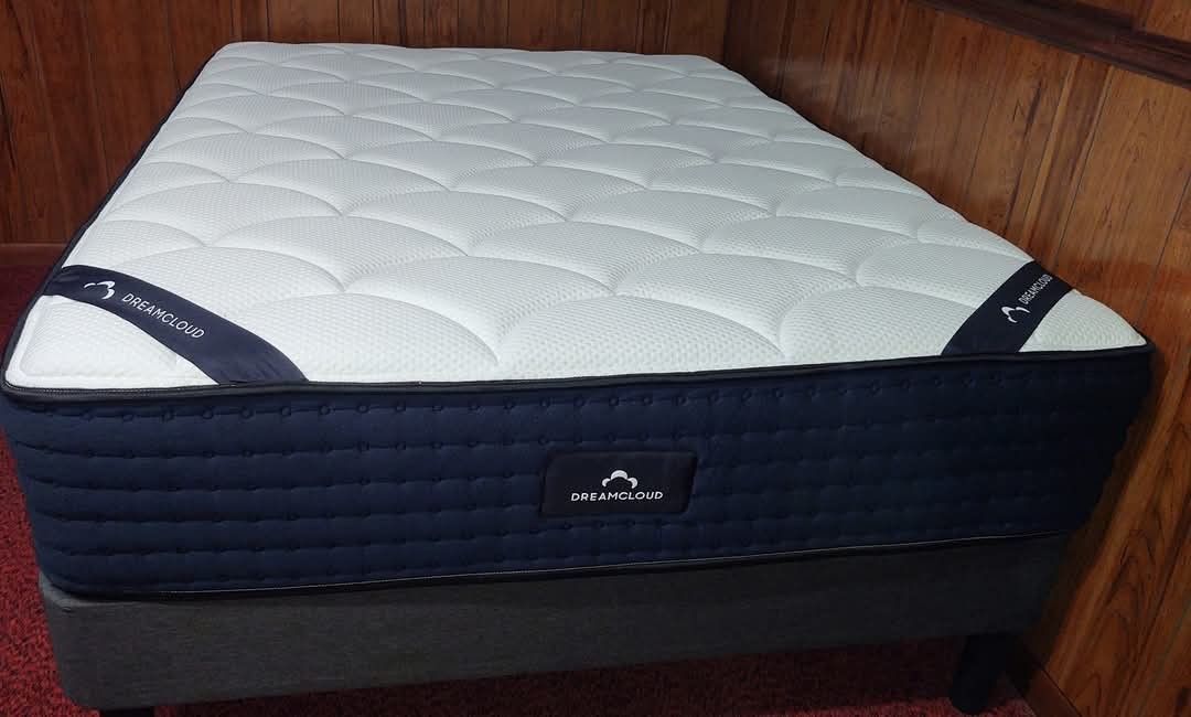 Queen Dreamcloud Mattress - Like New
