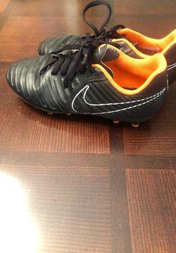 Nike Tiempo Soccer Shoes (youth)