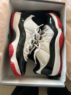 Jordan low 11 size 10