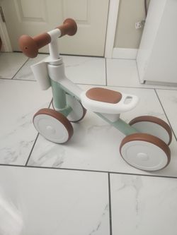 Toddler balance bike