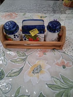Napkin salt & pepper set