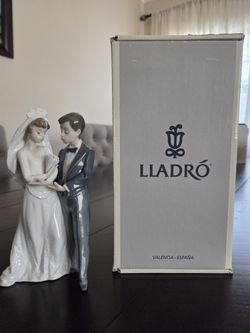 Lladro Collectible Figurine