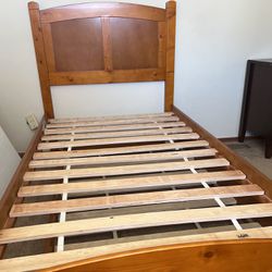 Bed -Twin wood with drawers under 