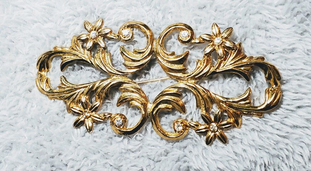 Vintage Gold Plated Floral Brooch.