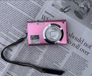 Nikon Coolpix S4000 digital camera