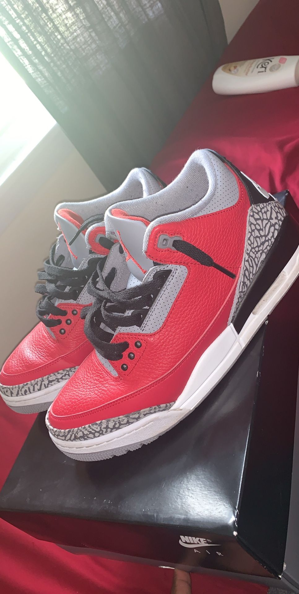 AIRJORDAN 3 RED CEMENT- SUPER CLEAN!- STEAL!- SIZE 9.5