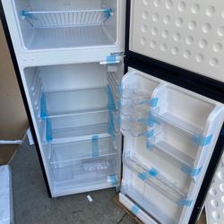 Upstreman 7.5 Cu. Ft. Top Mount Refrigerator  worth $380