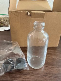 Small glass bottles with cap (5 in box)