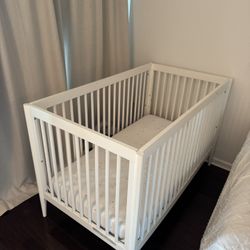 Baby Toddler Convertible Crib Bed Sofa Daybed White With Mattress- Like New!