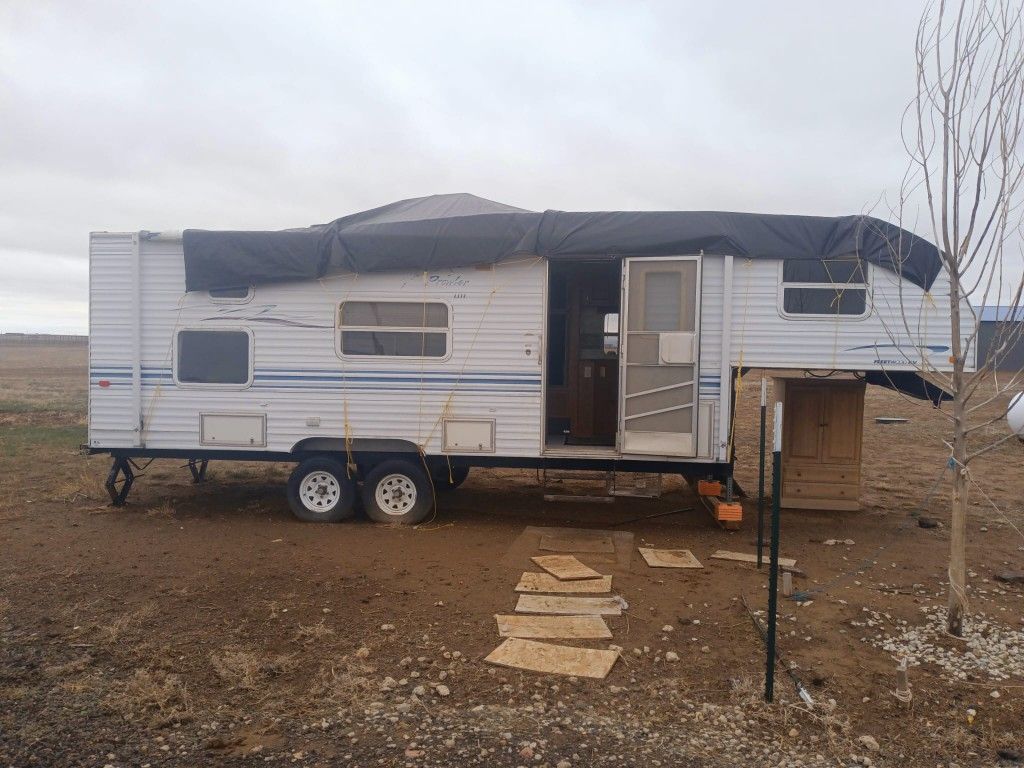 RV FIFTH WHEEL
