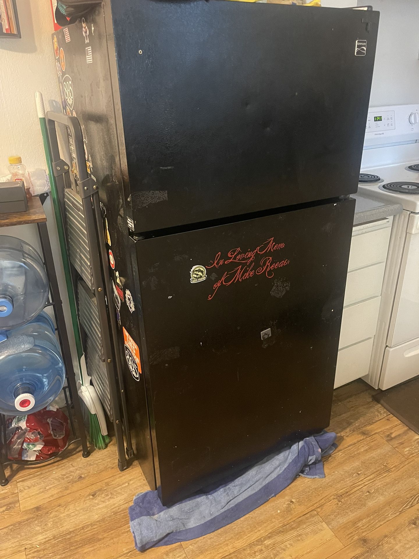 FREE REFRIGERATOR!!! WORKS GREAT! GRATIS REFRIGERATOR! TRABAJA MUY BIEN!