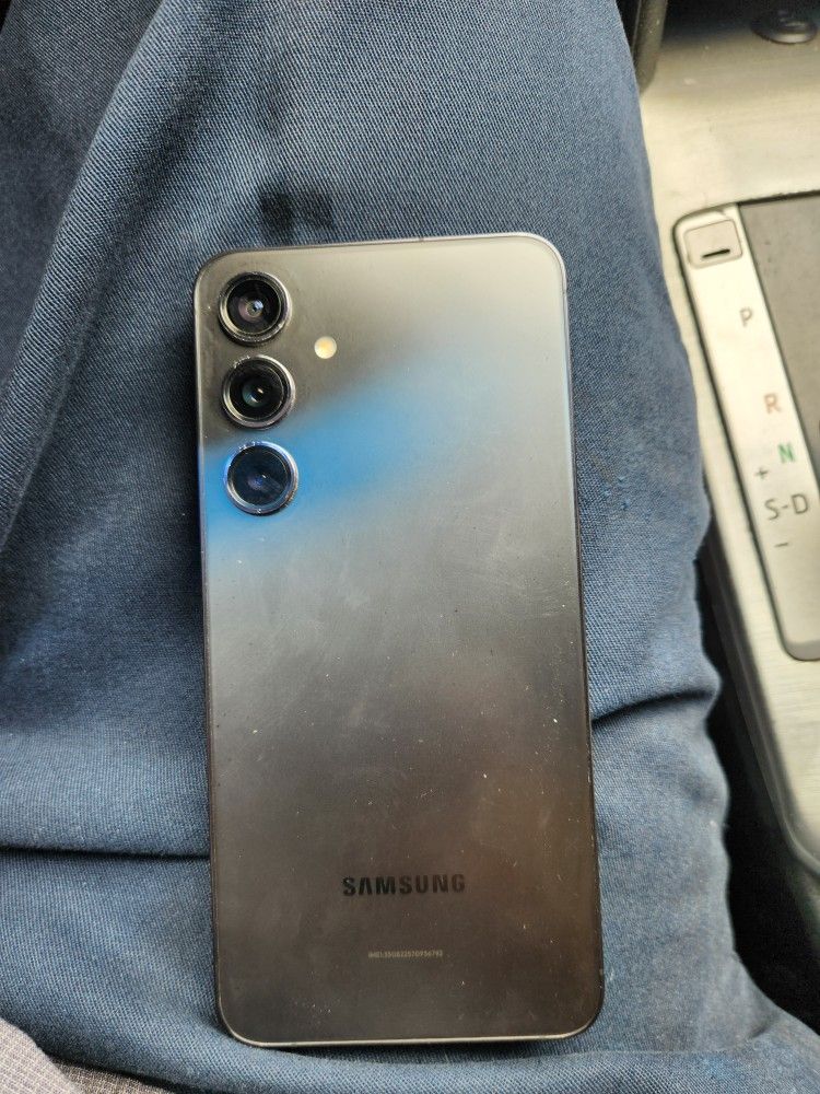 SAMSUNG S24 +GREAT CONDITION NO SCRATCHES