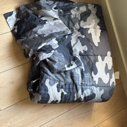 Full Gray Camo Comforter