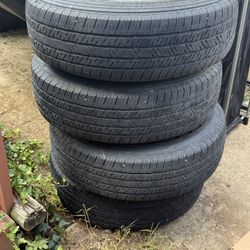 Good Condition 2023 Jeep Gladiator Tires