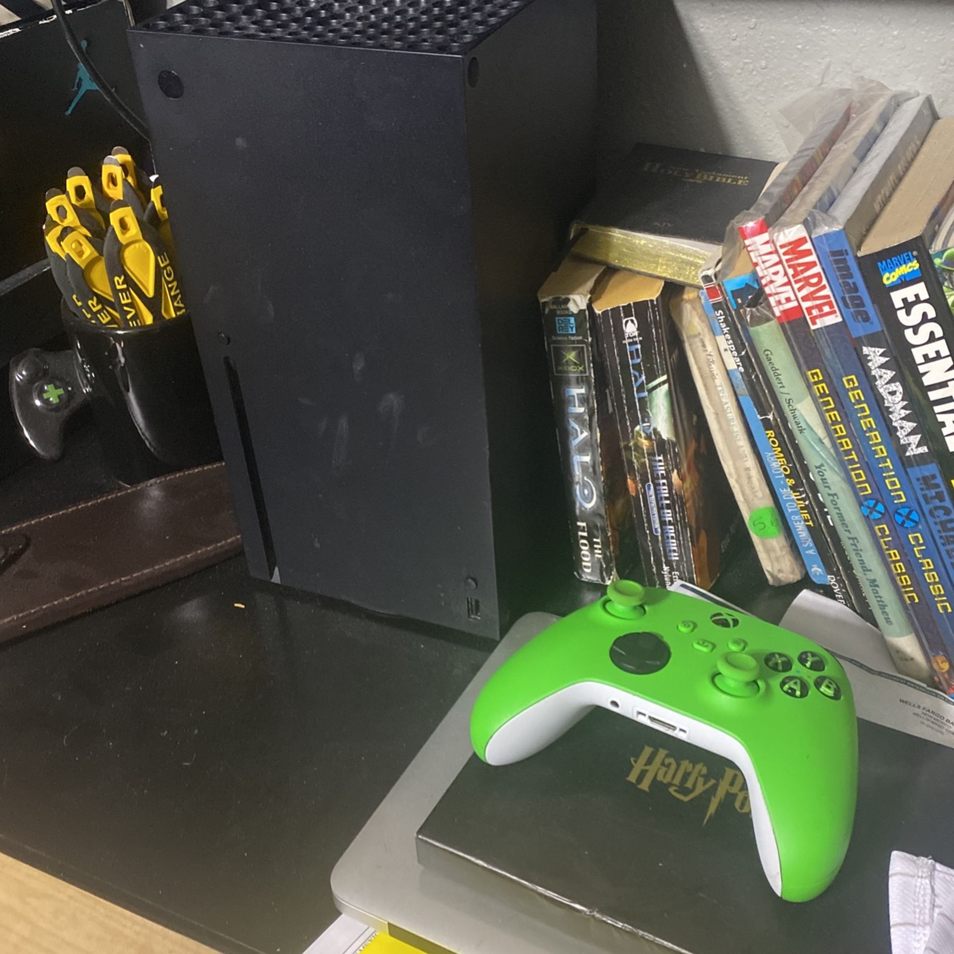 Xbox Series X And Controller